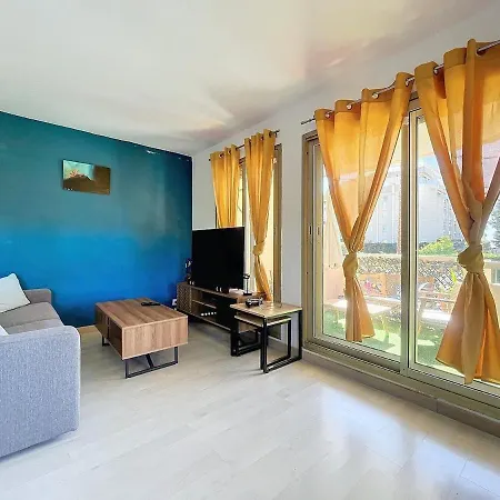 Apartment Piscine -4 Couchages -1 Chambre- Parking Golfe-Juan