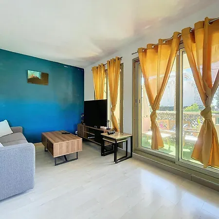 Apartament Piscine -4 Couchages -1 Chambre- Parking Golfe-Juan